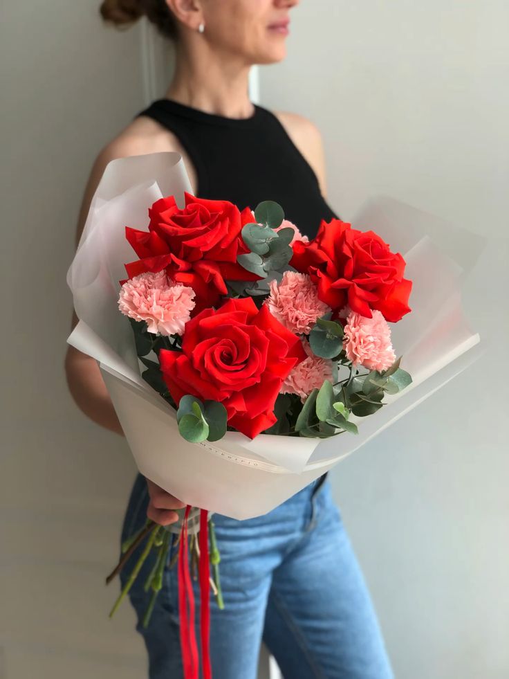 3 француские розы,6 диантесов, зелень 3